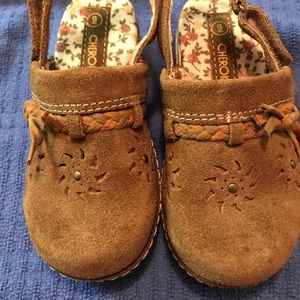 Cherokee girls size 9 brown suede clogs used